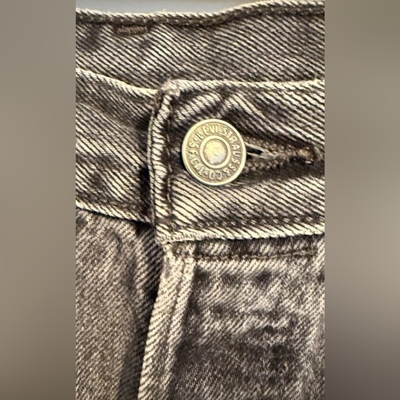 Levi's 501 Jeans Men's 34x32 Black Straight‎ Dark Button Fly Mid Rise Denim. - Picture 3 of 9